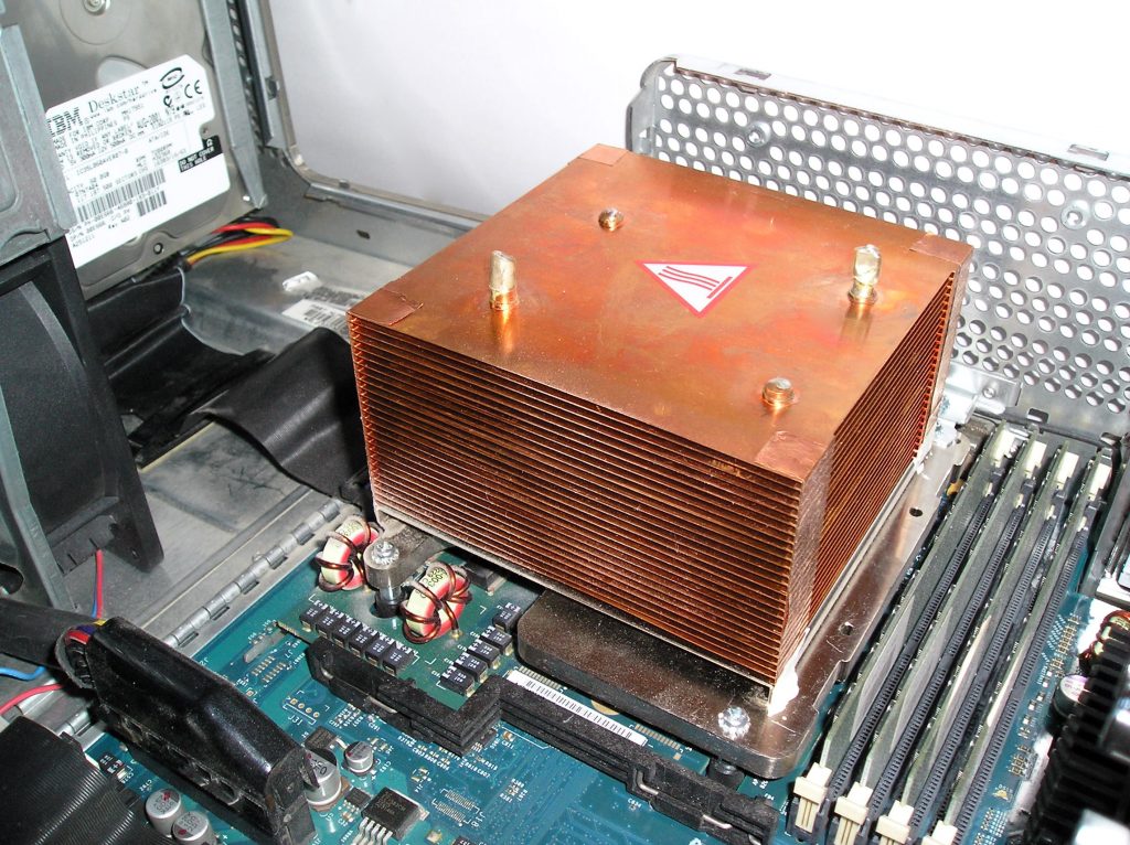 Image of copper heat sink for blog by Elmelin on Which Metals Dissipate Heat the Best
