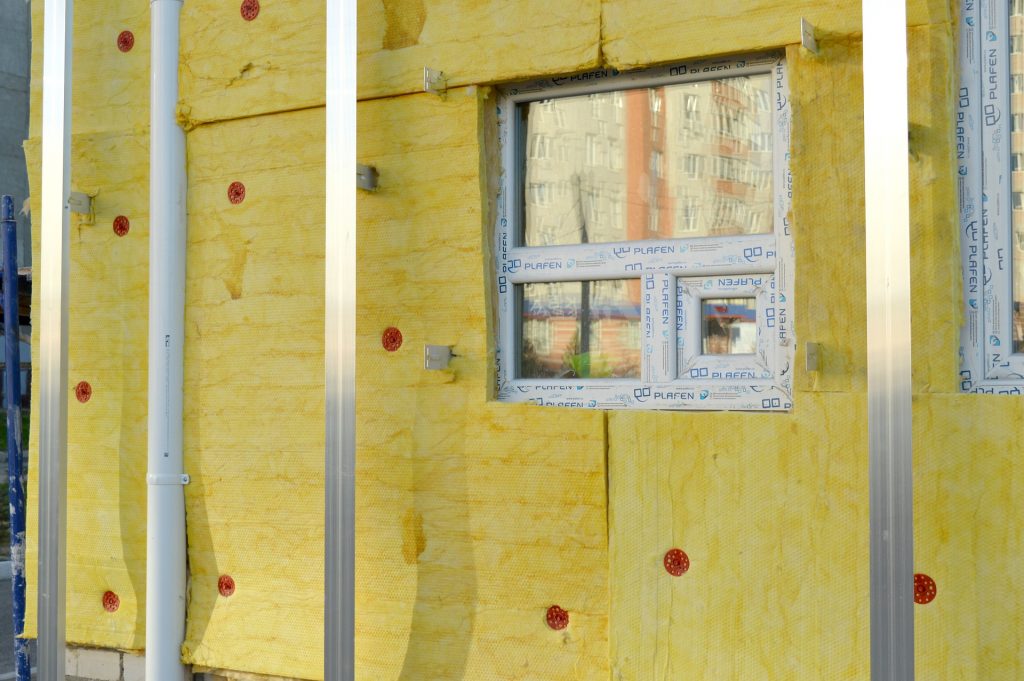 Thin thermal insulation for houses
